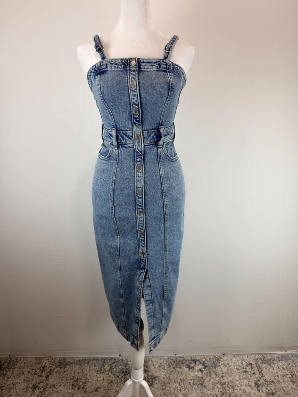 SO Women Light Wash Denim Button Front Midi Dress Adjustable Straps Size 0/24W